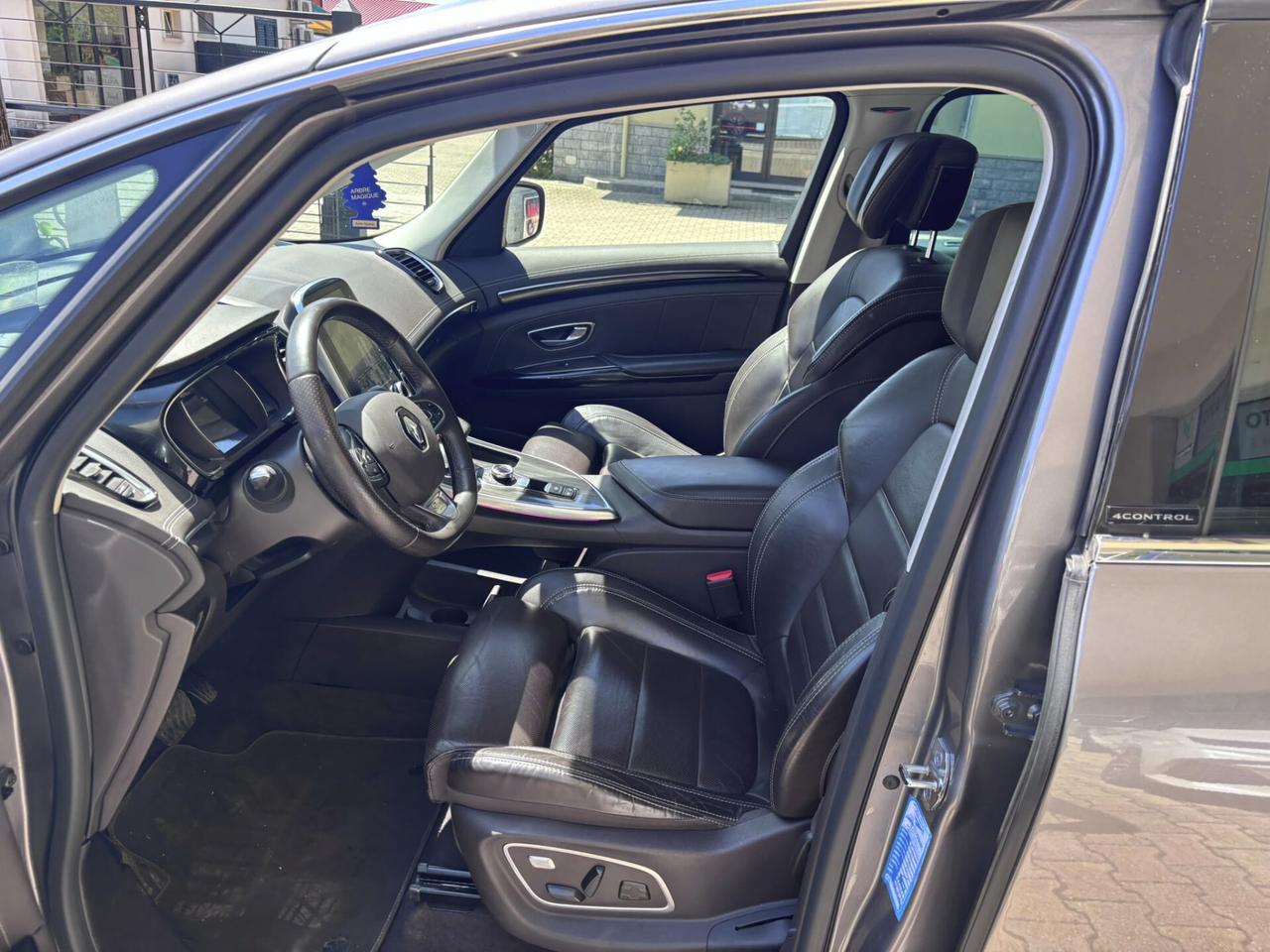 Renault Espace dCi 160CV EDC Energy Initiale Paris 4Control