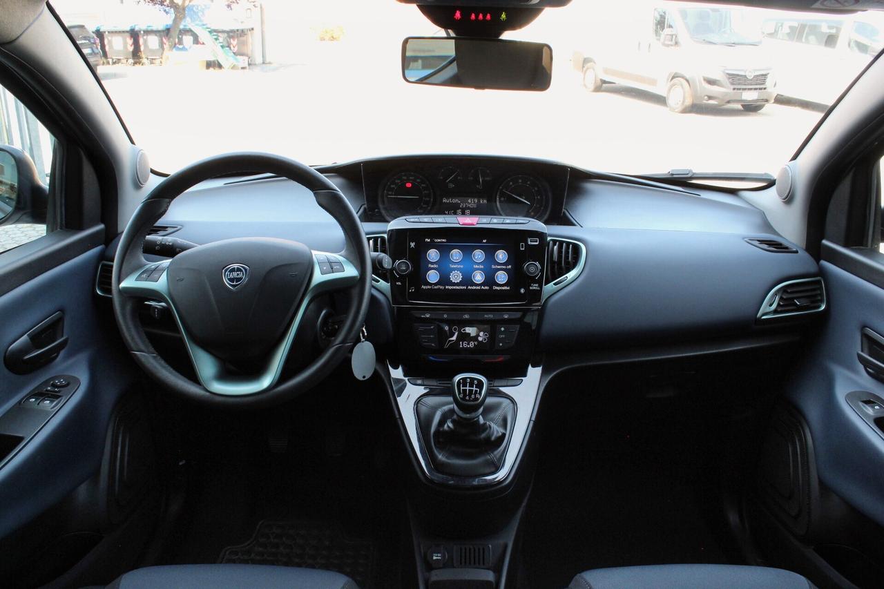 Lancia Ypsilon 1.0 FireFly 5 porte S&S Hybrid Platino-OK NEOPATENTATI