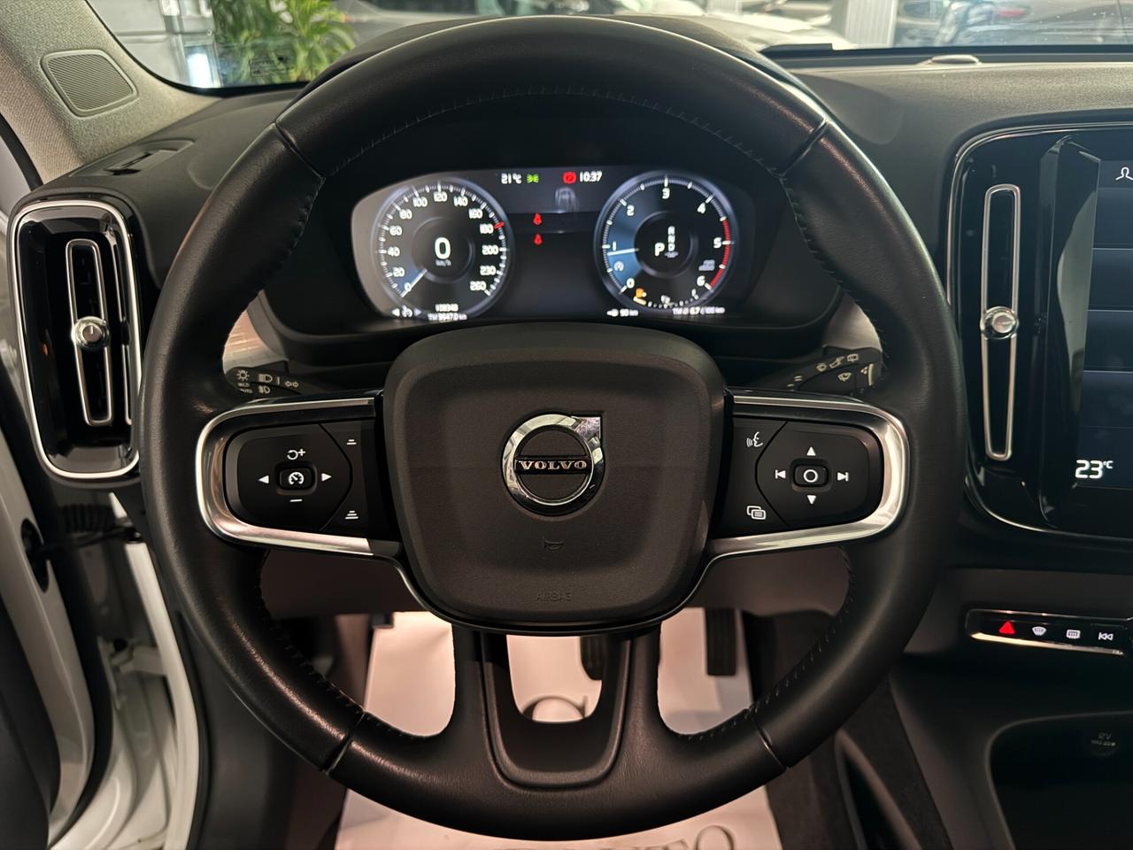 VOLVO XC40 D3 2.0 AWD GEARTRONIC MOMENTUM PRO 2020