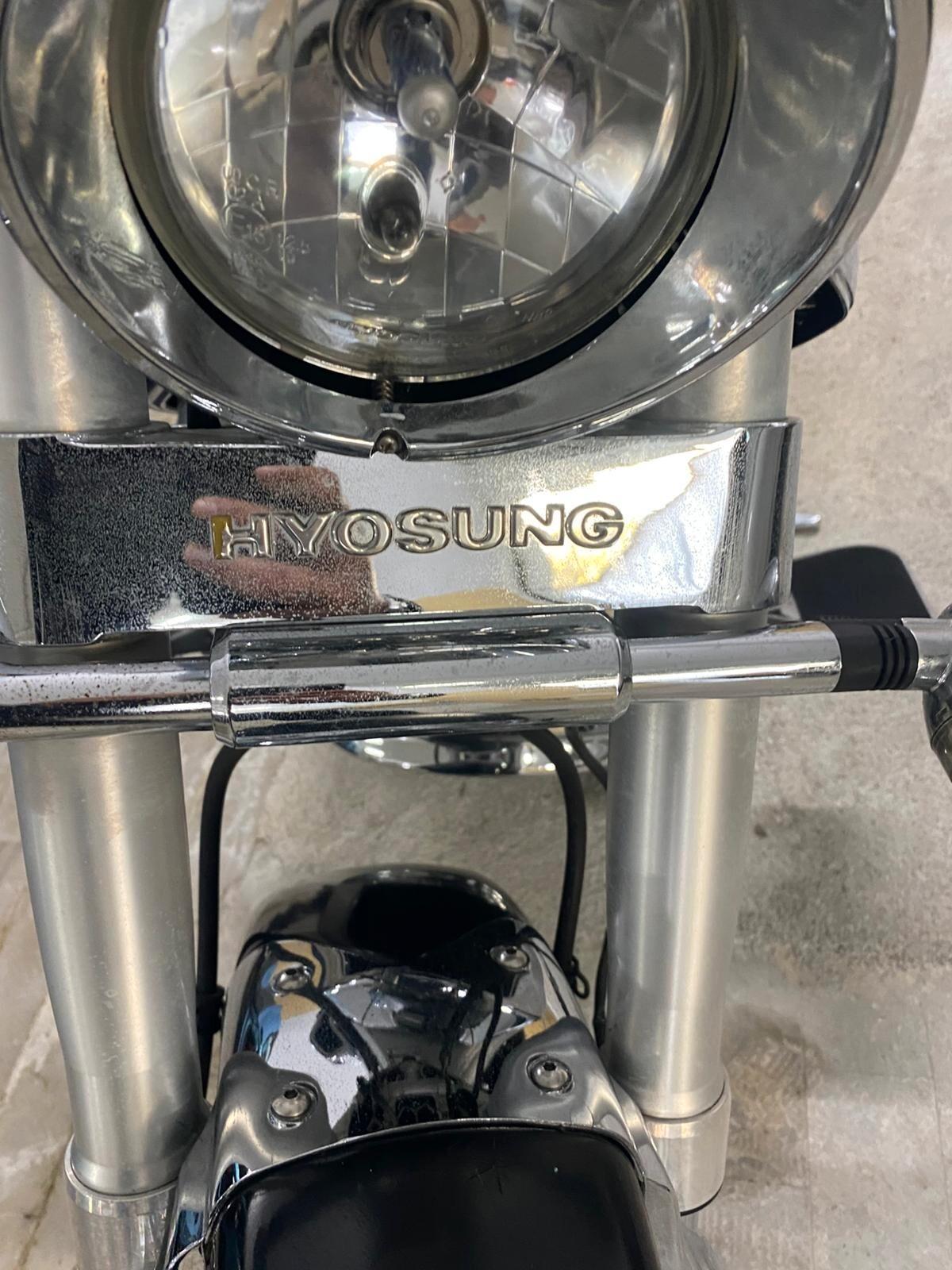 Hyosung GV 650 benzina(PRIVATO)-2009