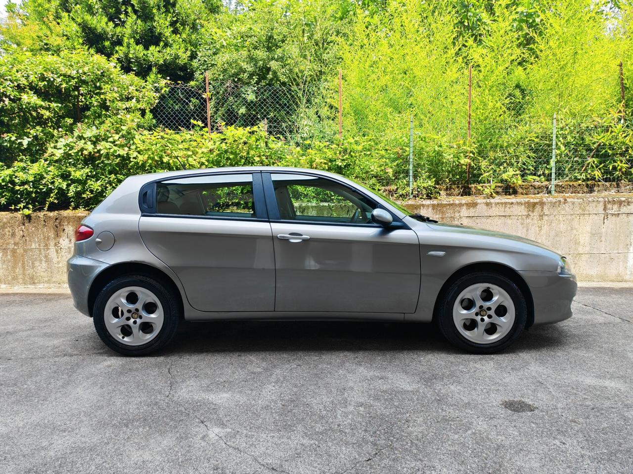 Alfa Romeo 147 1.6 BENZINA 105cv / 39.000km / Unipro