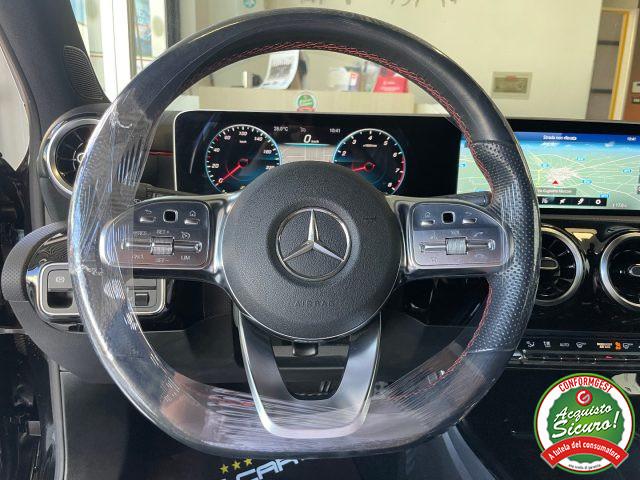 MERCEDES-BENZ A 180 Aut. Premium AMG *NIGHT PACK