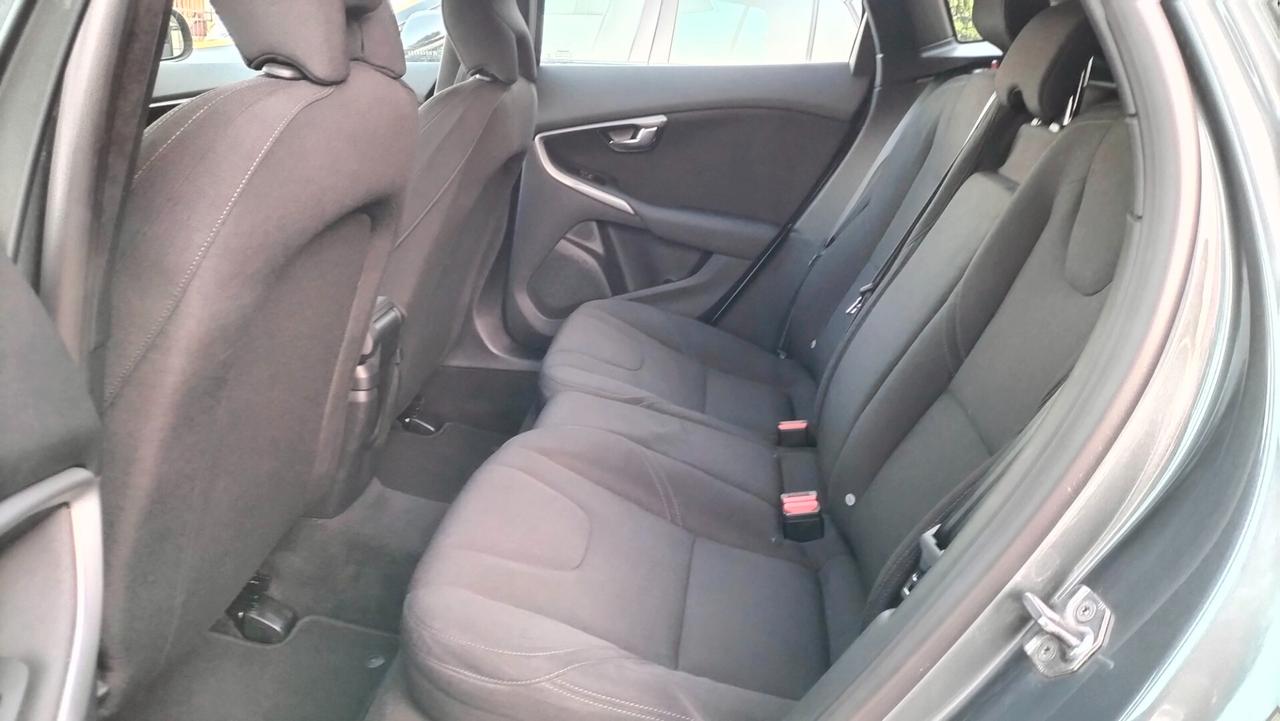 Volvo V40 D2 Momentum **130000KM** PREZZO REALE