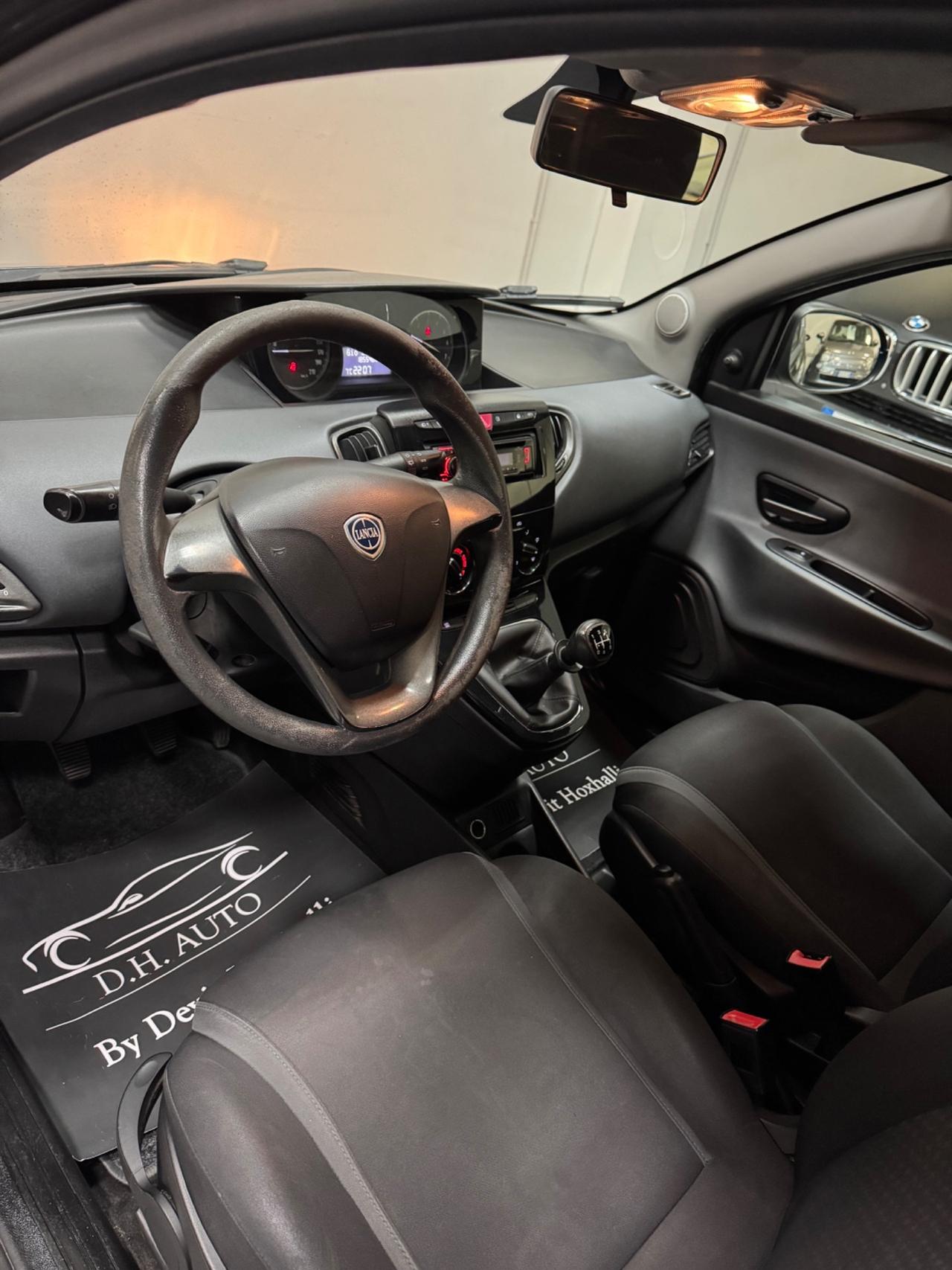 Lancia Ypsilon 1.2 69 CV 5 porte Platinum