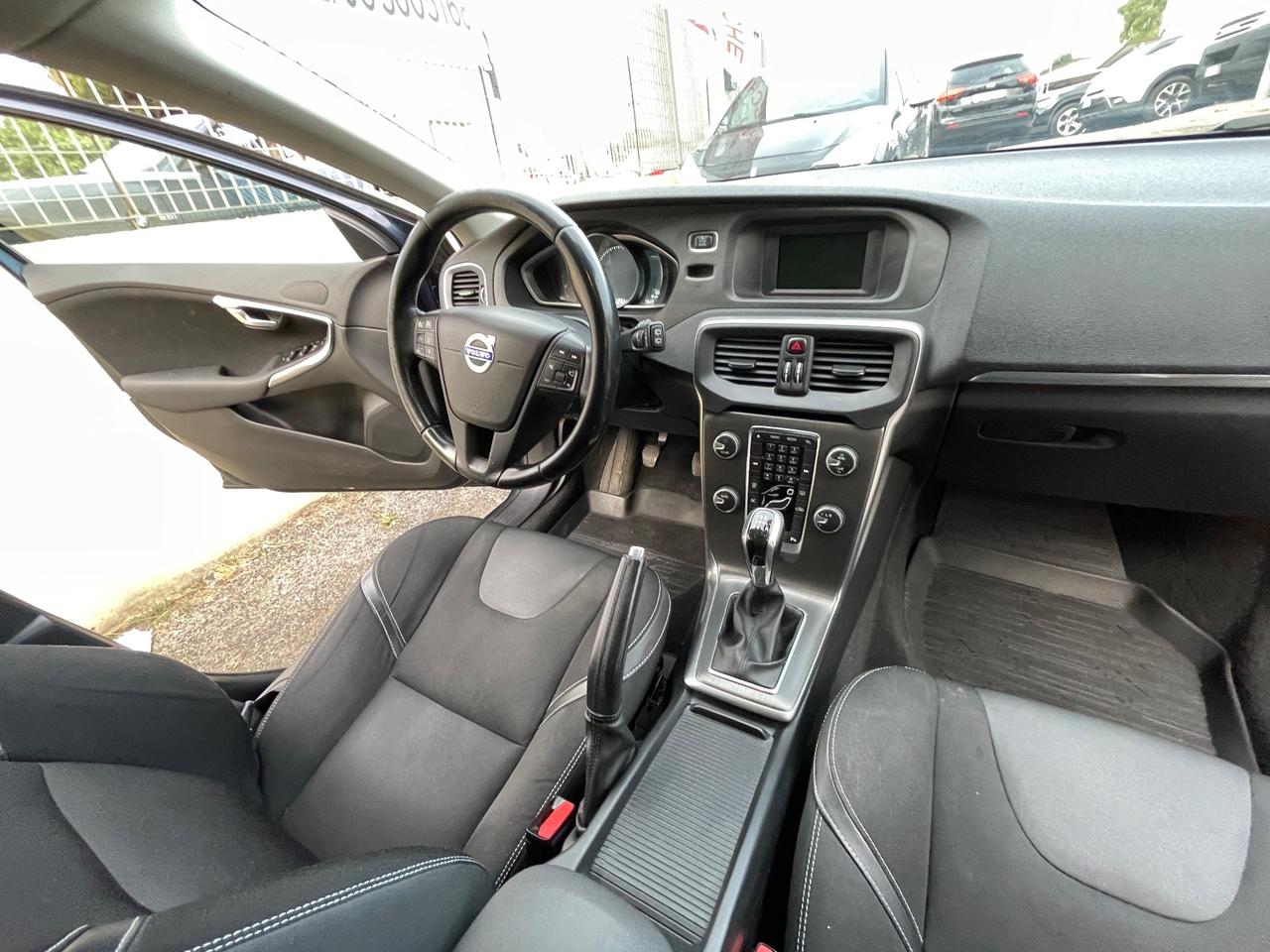 Volvo V40 D3 150cv. finanziabile pronta consegna
