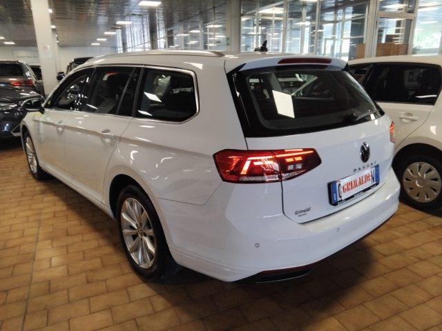VOLKSWAGEN Passat Variant 2.0 TDI SCR EVO DSG Business