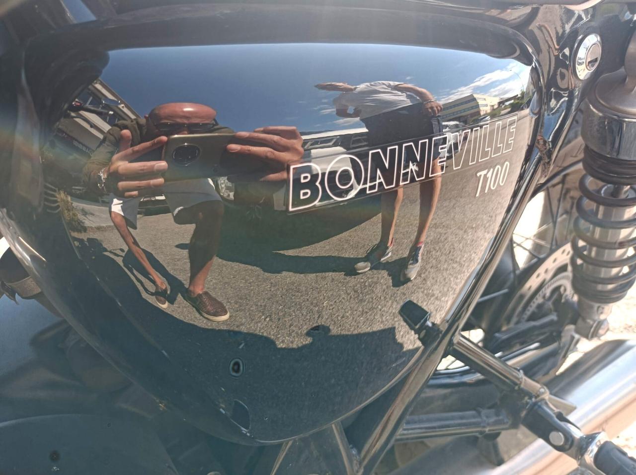 triumph bonneville t100