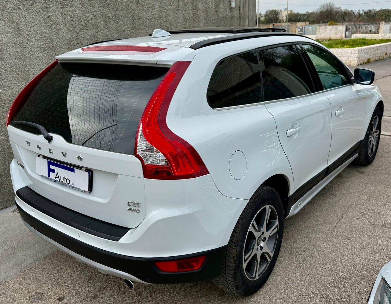 Volvo XC60 D5 AWD Geartronic Summum,TETTO PANORAMICO/APRIBILE,NAVI,FULL OTIONAL