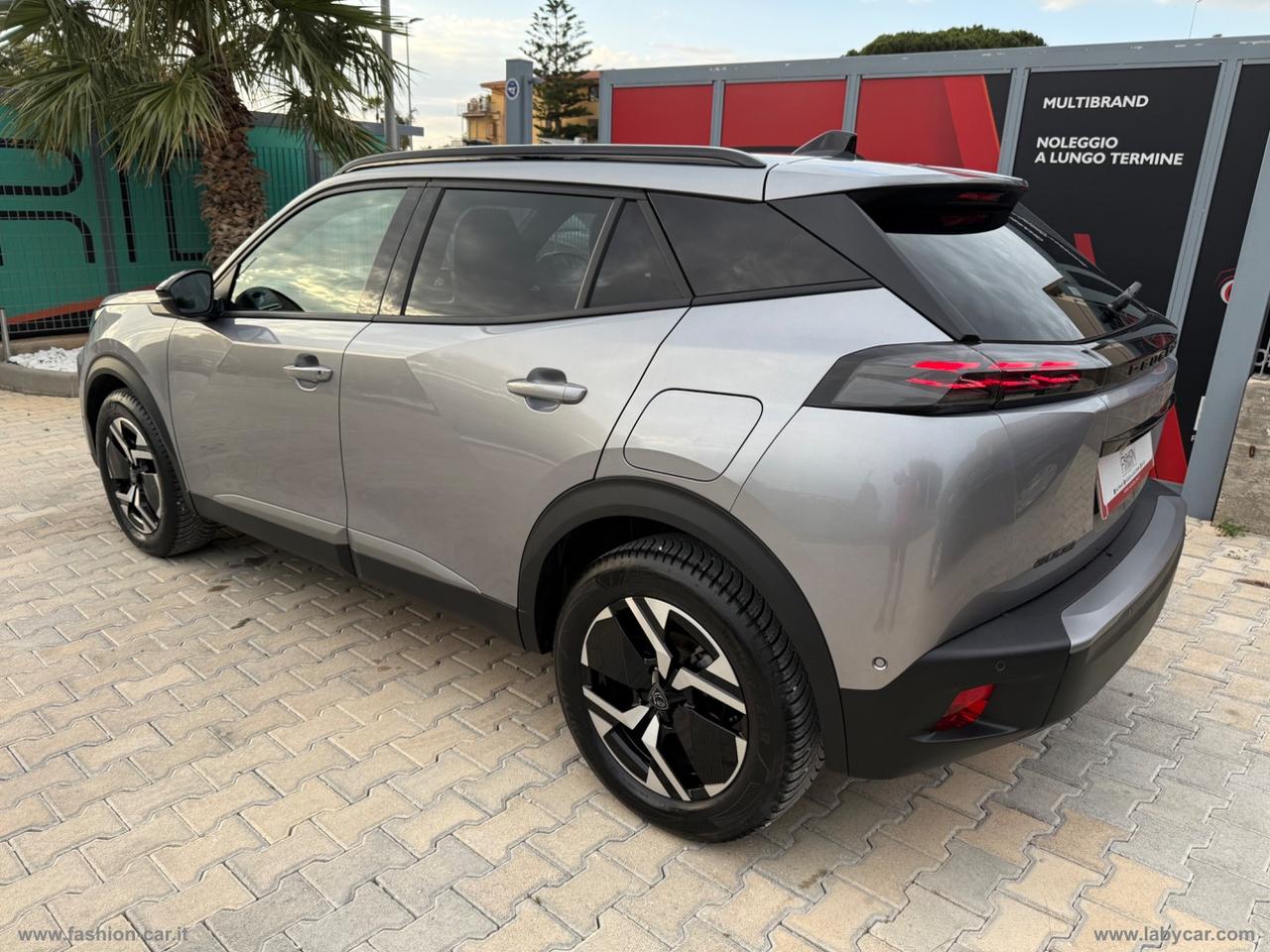 PEUGEOT 2008 PureTech 100 S&S Allure