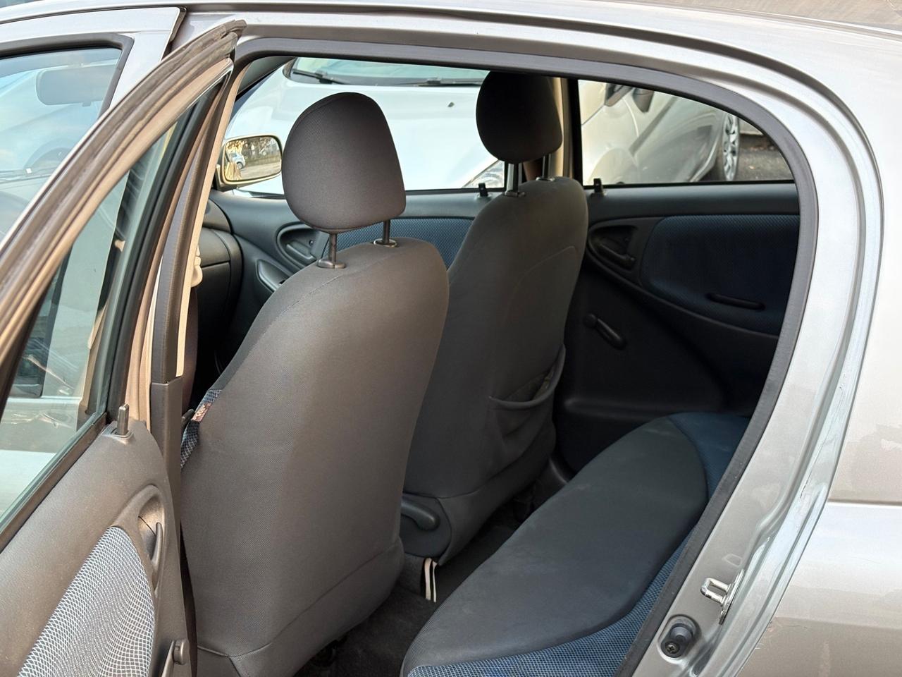 Toyota Yaris 1.0i 16V cat 5 porte Sol UNICO PROPRIETARIO