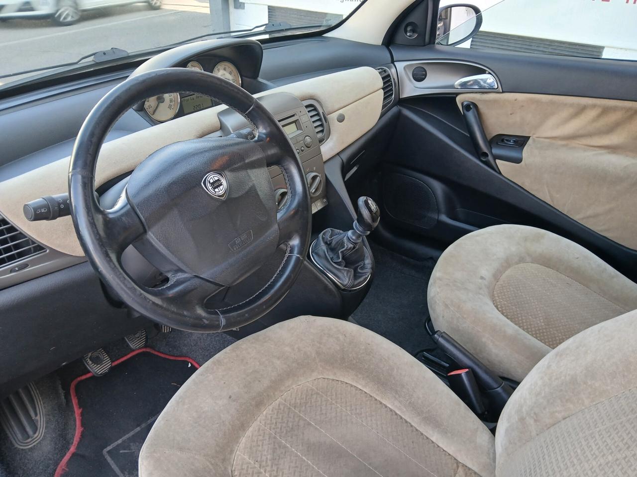 Lancia Ypsilon 1.2 16V Per Neopatentati