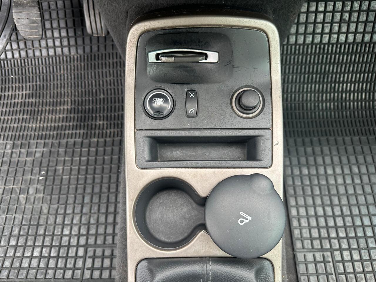 RENAULT ESPACE AUTHENTIQUE 7 POSTI