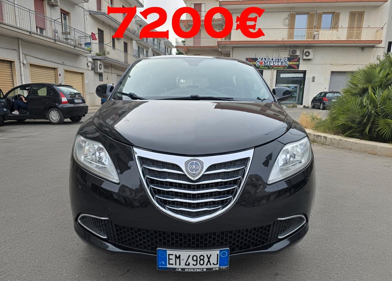 Lancia Ypsilon 1.2 69 CV 5 porte S&S Platinum