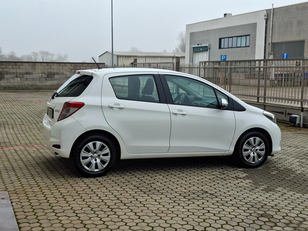 Toyota Yaris 1.0 Lounge *UNICO PROPRIETARIO*