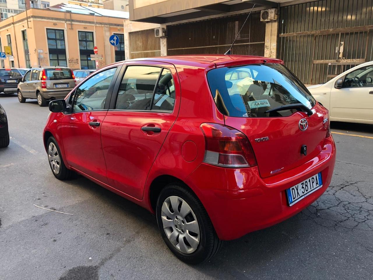 Toyota Yaris 1.0 5 porte