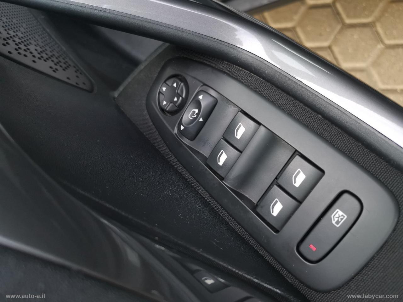 PEUGEOT 2008 PureTech 82 Active