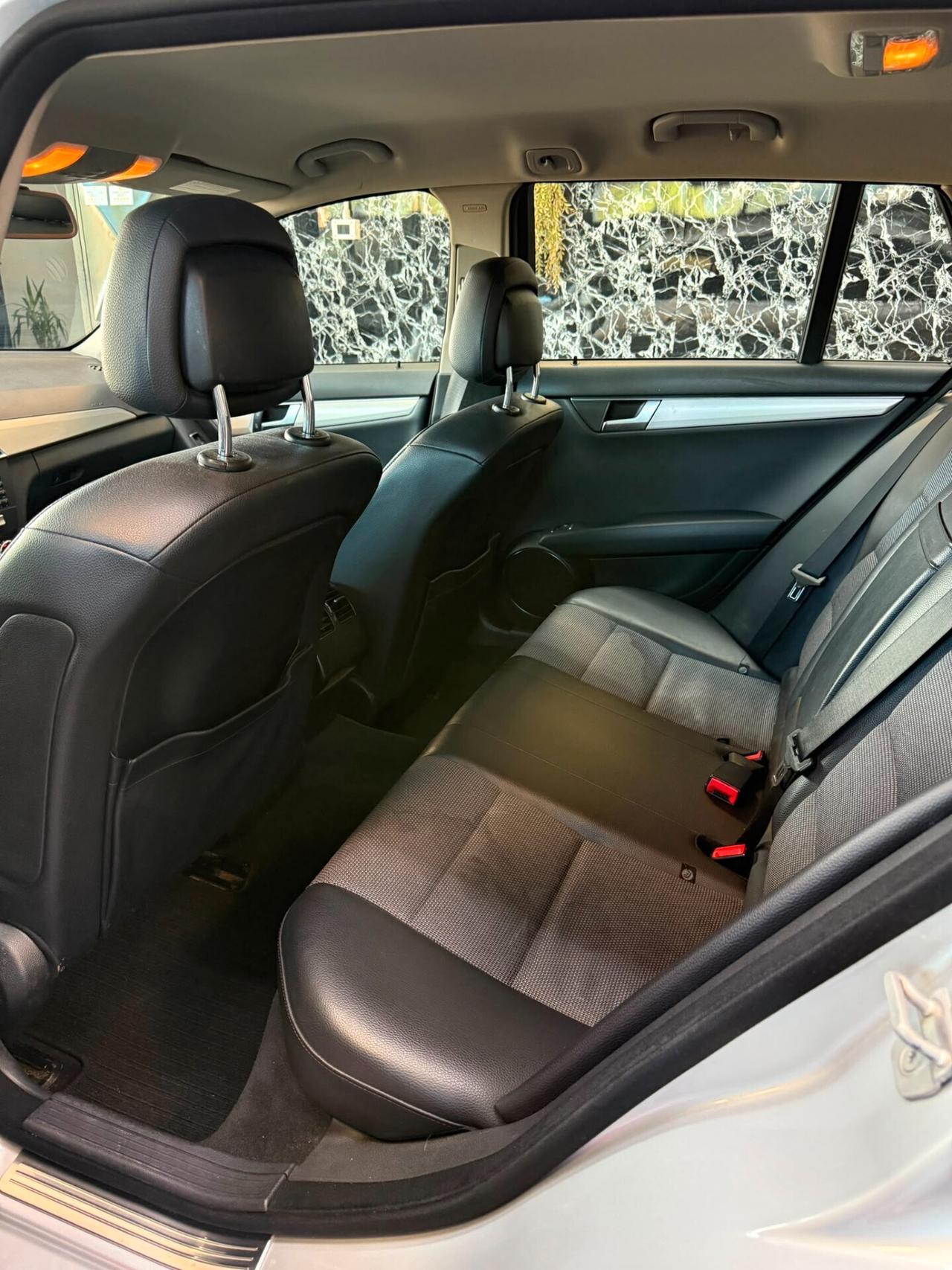 Mercedes-benz C 220 CDI BlueEFFICIENCY Avantgarde