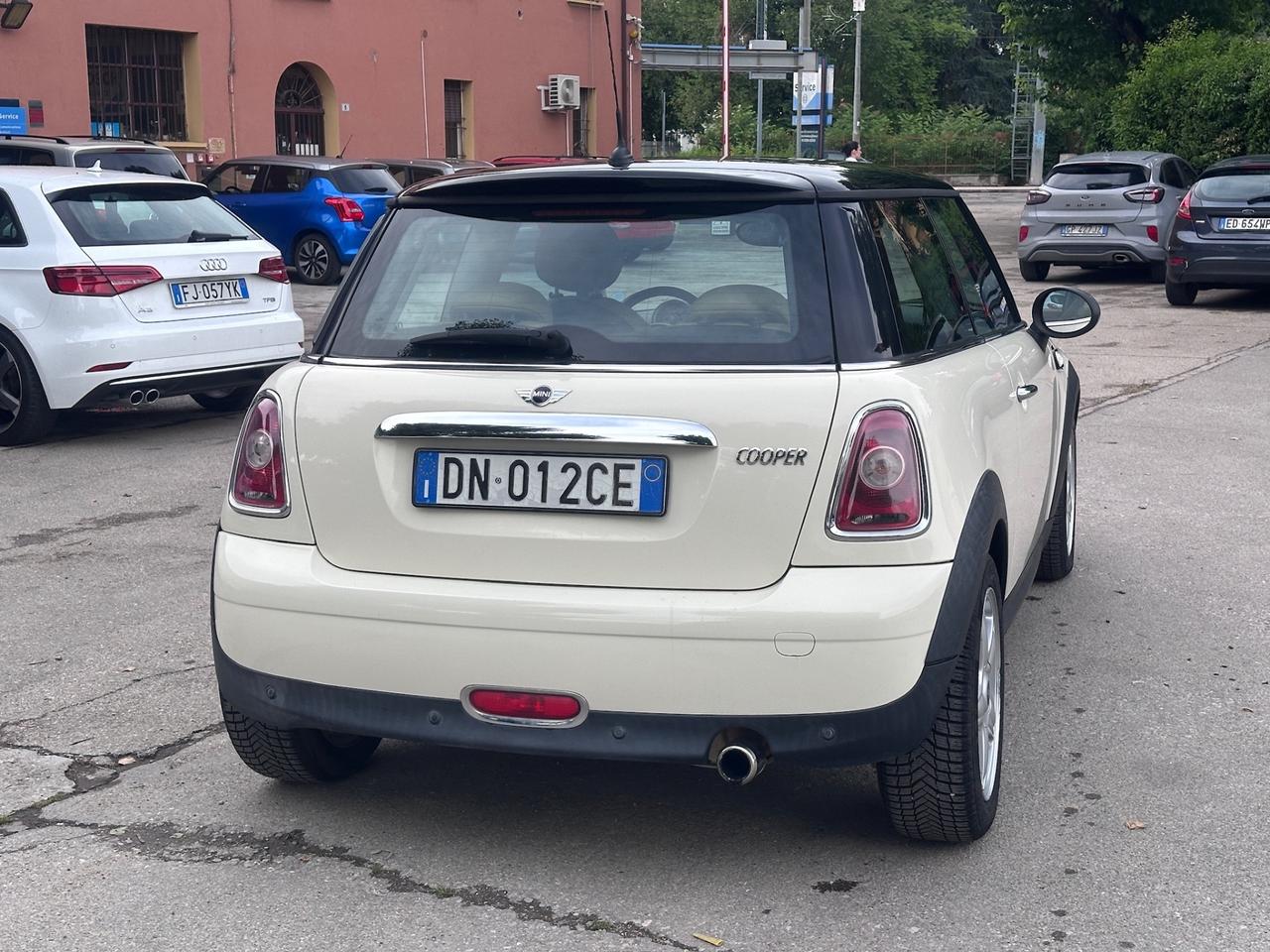 Mini 1.6 16V Cooper Benzina interni pelle