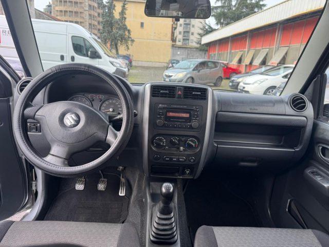 SUZUKI Jimny 1.3i 16V cat 4WD JLX