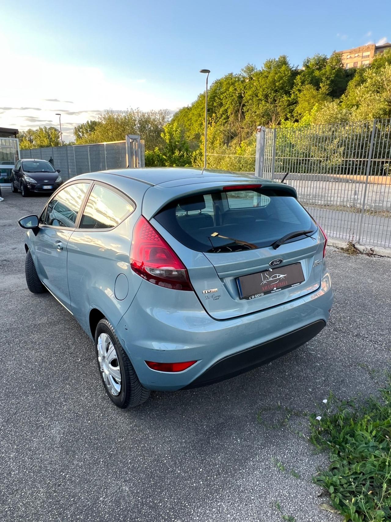 Ford Fiesta 1.4 TDCi 68CV 3 porte Titanium