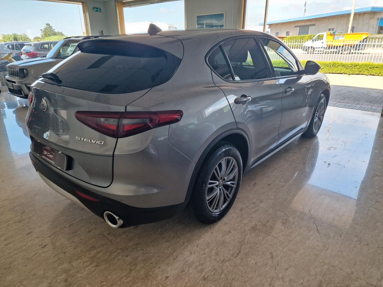 Alfa Romeo Stelvio con Interno in Pelle