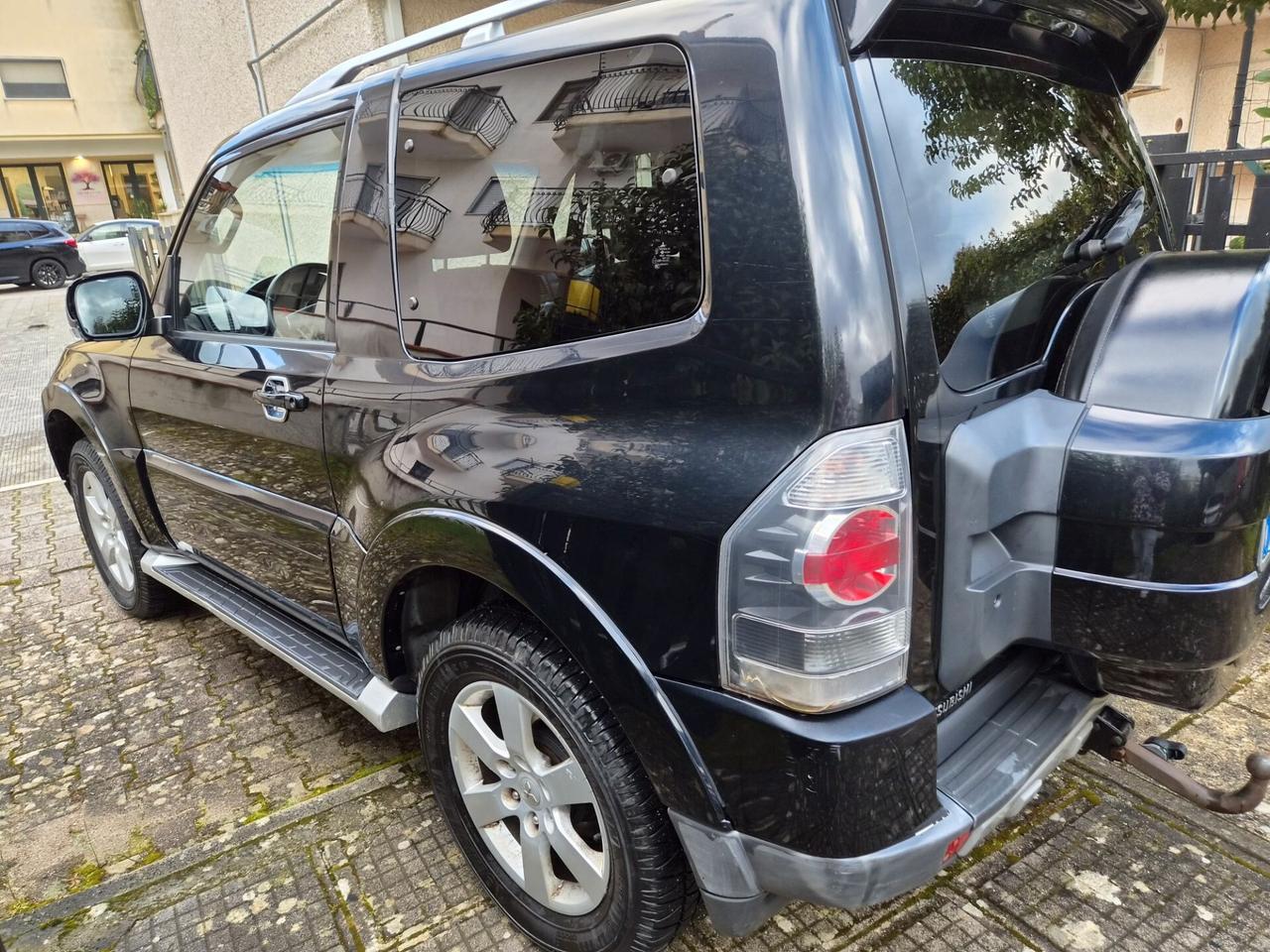 Mitsubishi Pajero 3.2 DI-D 16V aut. 3p. Instyle