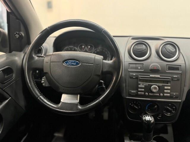 Ford Fiesta 1.2 16V 5P GHIA (55kw)