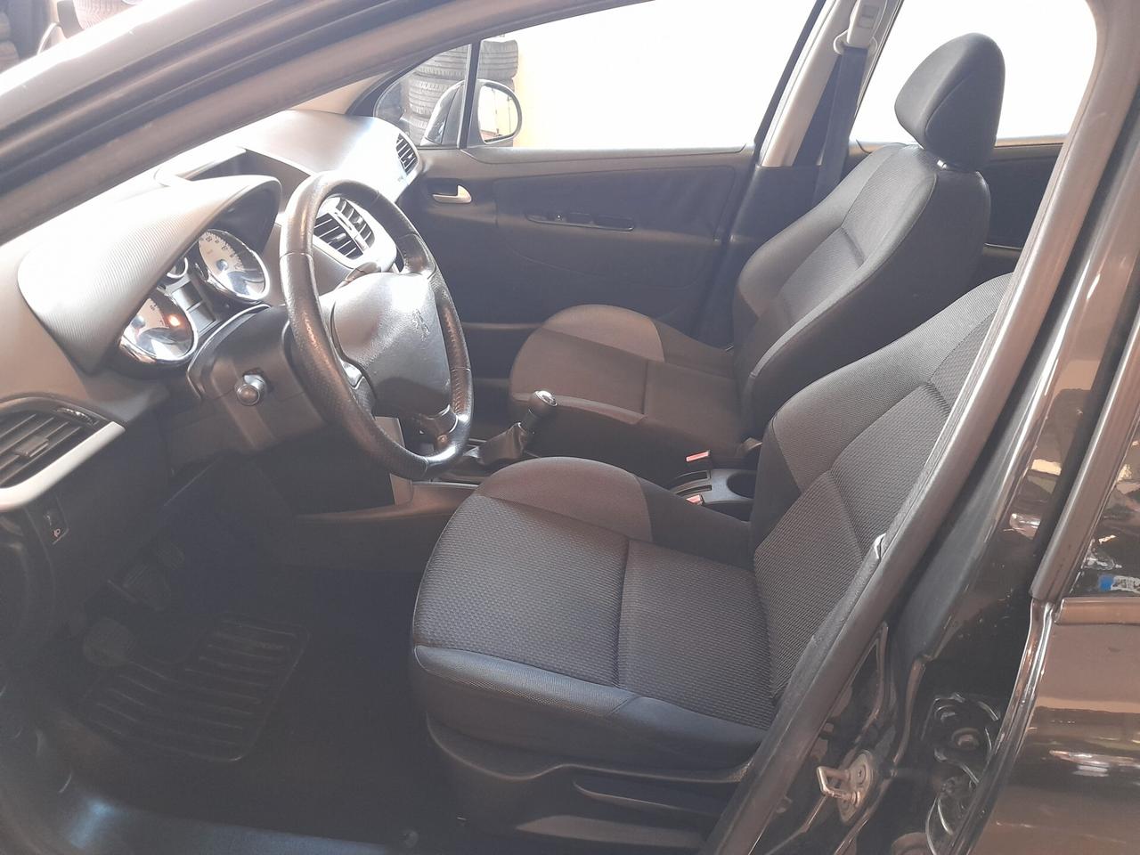 Peugeot 207 1.4 8V 75CV 5p. Active