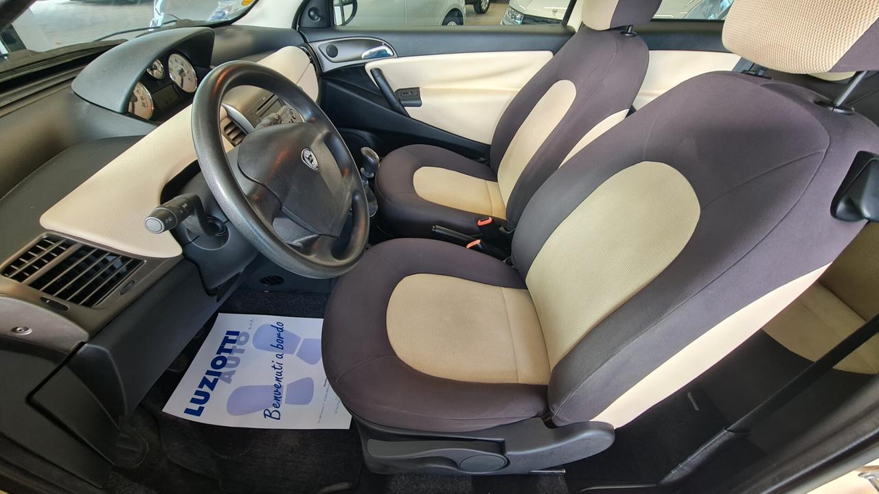 Lancia Ypsilon 1.2 Oro