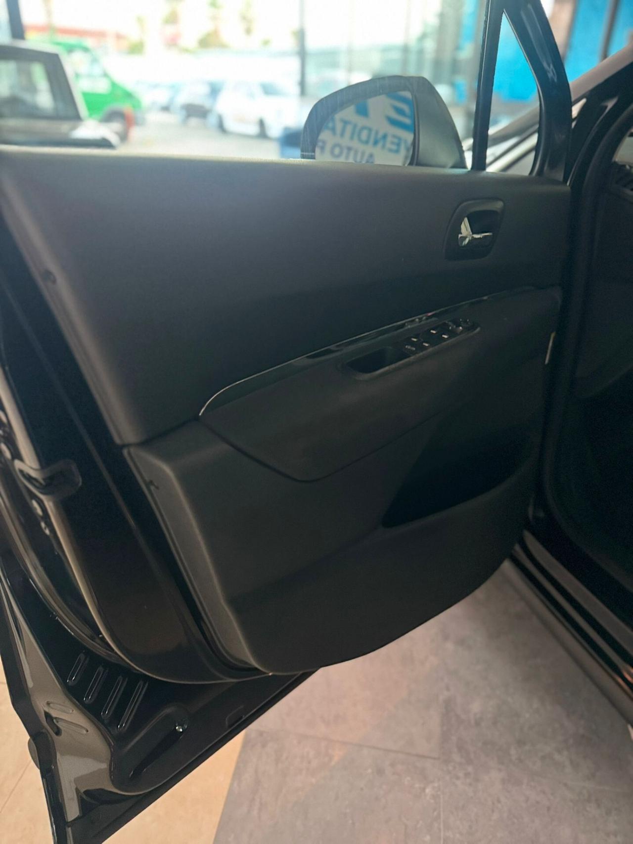 Peugeot 3008 1.6 HDi 115CV Business Cinghia e frizione nuove