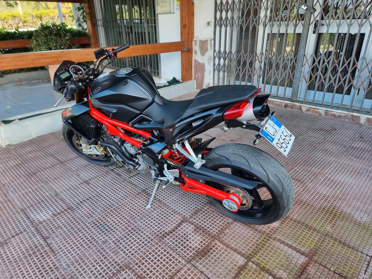 Benelli tnt sport 1130