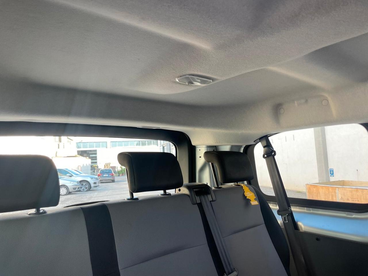 Peugeot Expert BlueHDi 115 S&S PL-TN Combi Standard 9 POSTI