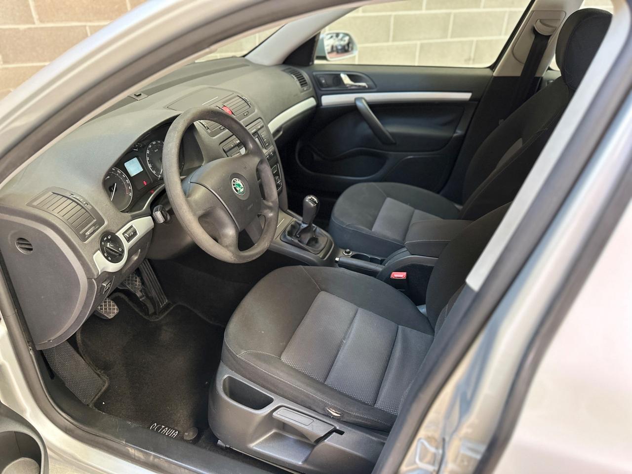 Skoda Octavia 1.6 MPI 102cv Ambition GPL