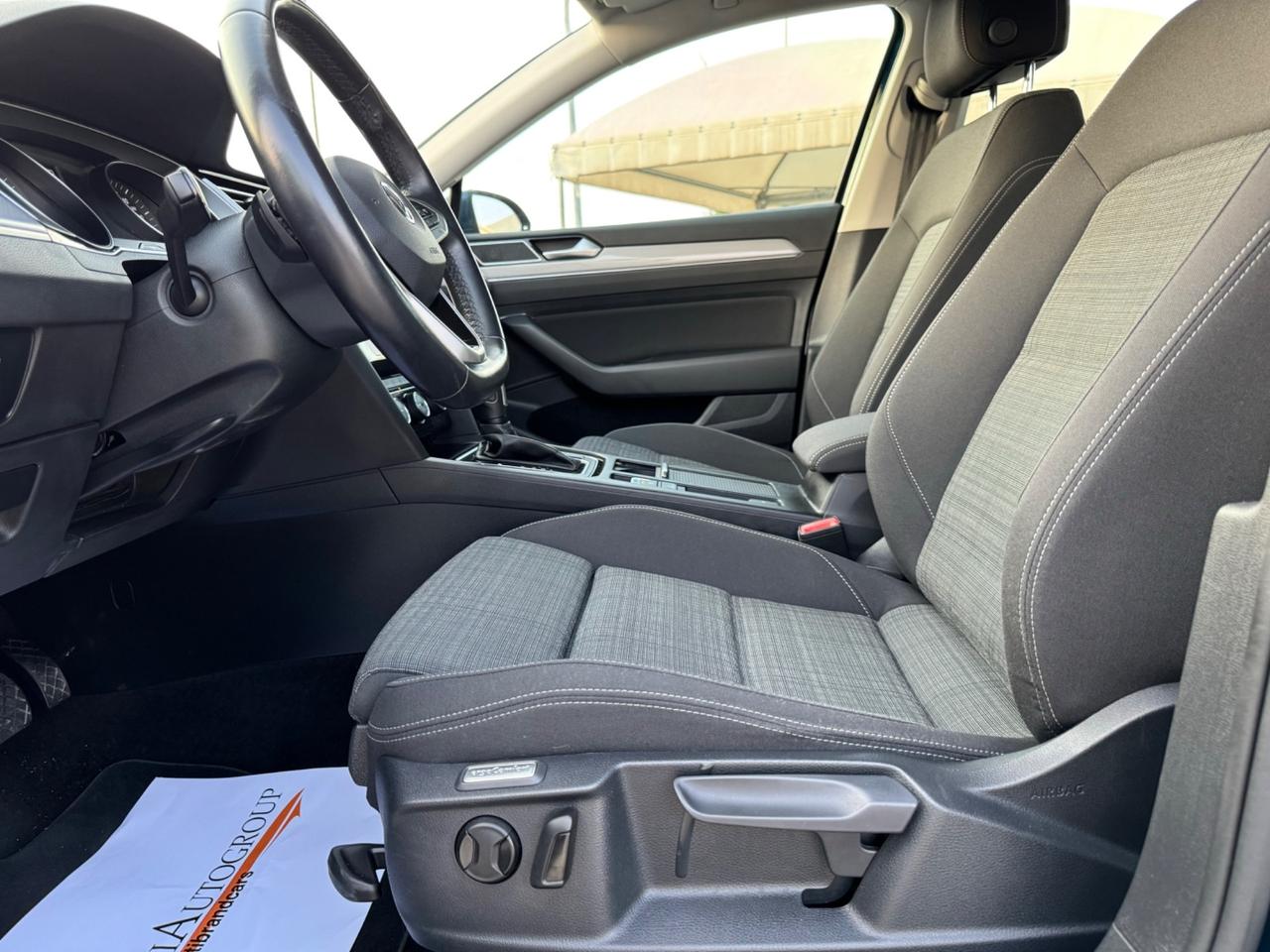 VOLKSWAGEN PASSAT 1.6 Tdi EVO Dsg - Led Navi