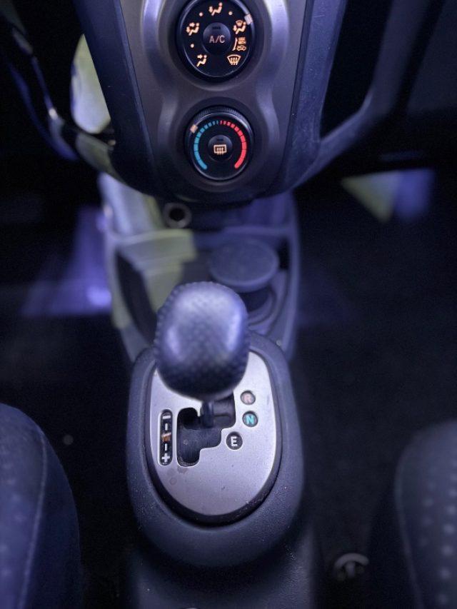 TOYOTA Yaris 1.3 5 porte M-MT S