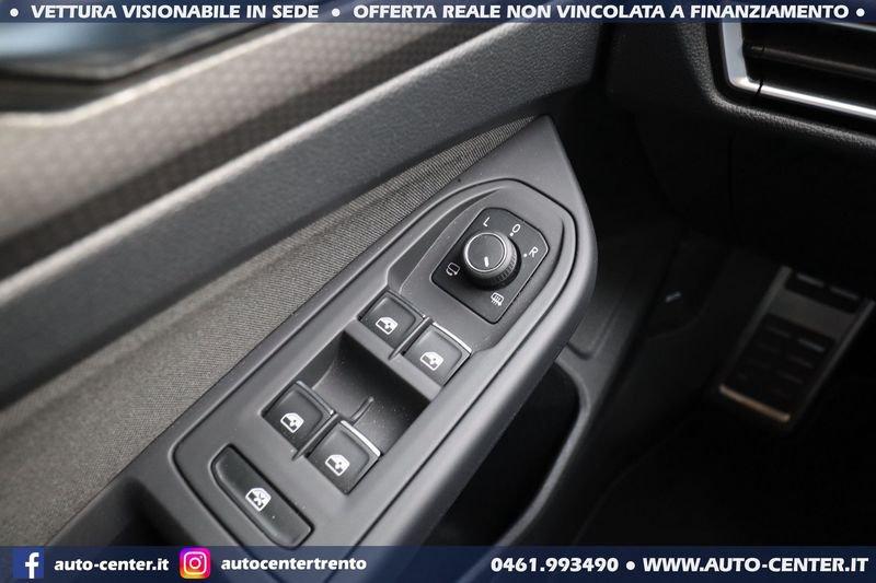 Volkswagen Golf 8 GTD DSG 2.0 TDI 200CV 19 IQ.LIGHT LED