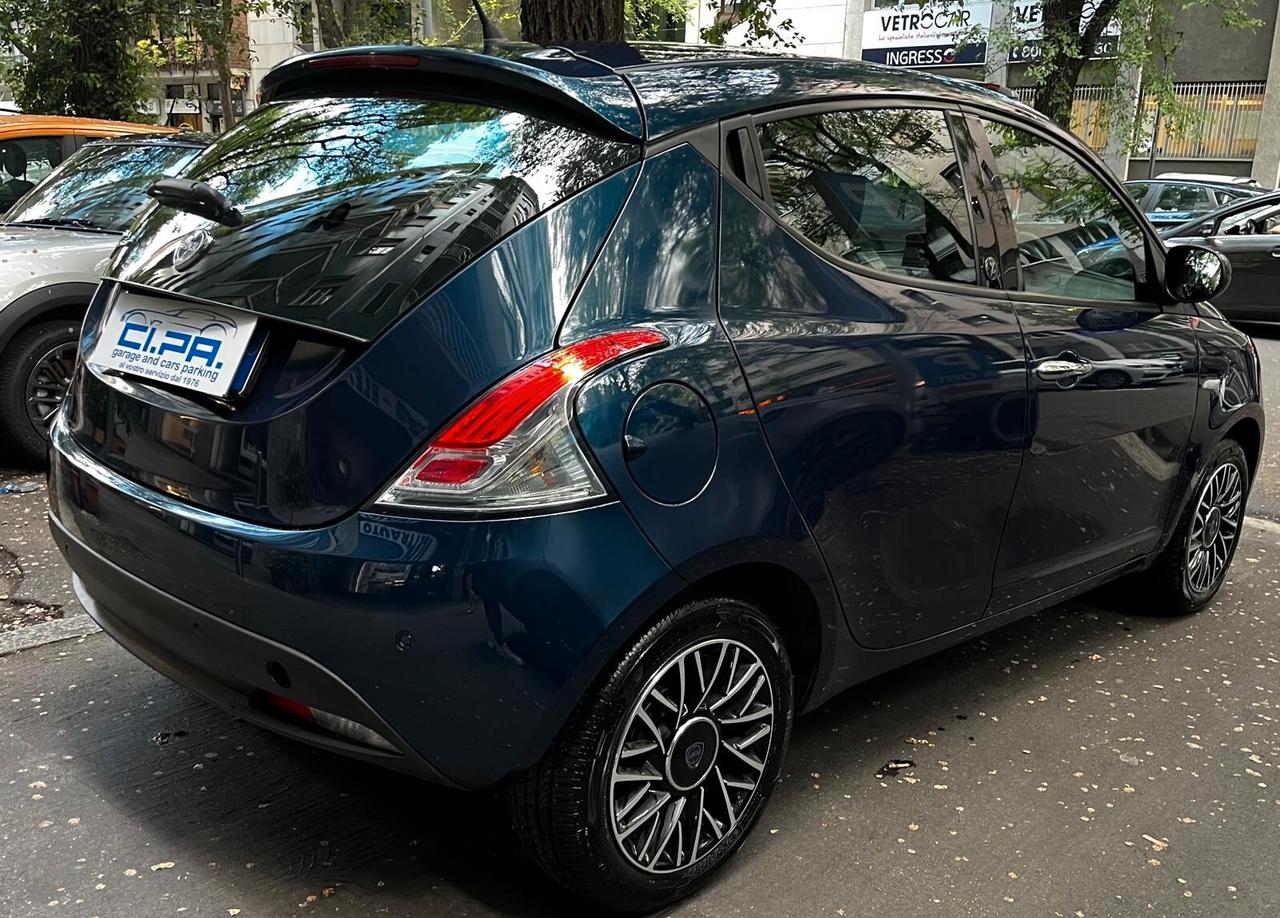 Lancia Ypsilon 1.2 69 CV 5 porte Platinum