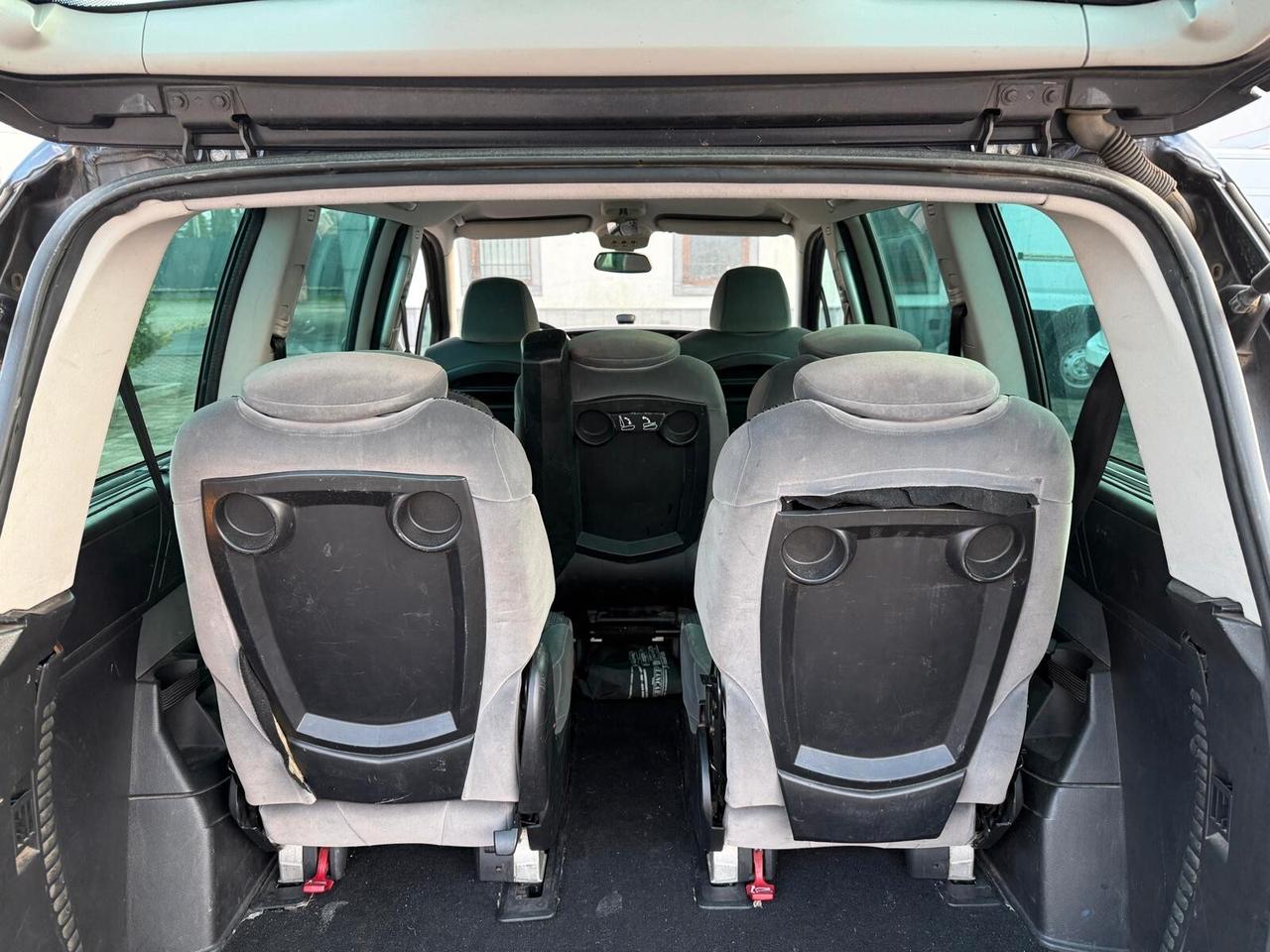 Peugeot 807 2.0 HDi 7 POSTI