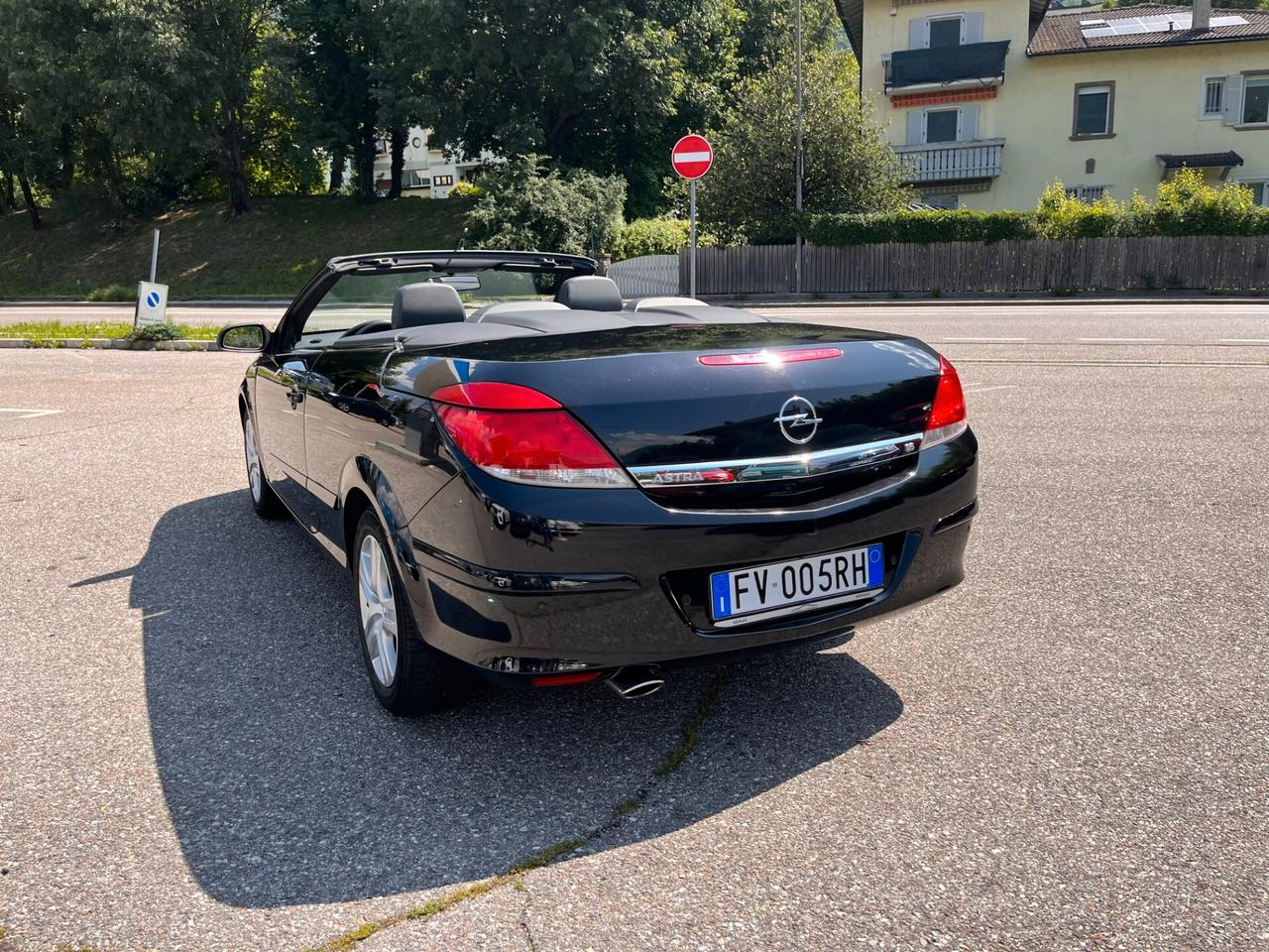 Opel Astra TwinTop 1.6 16V VVT Enjoy