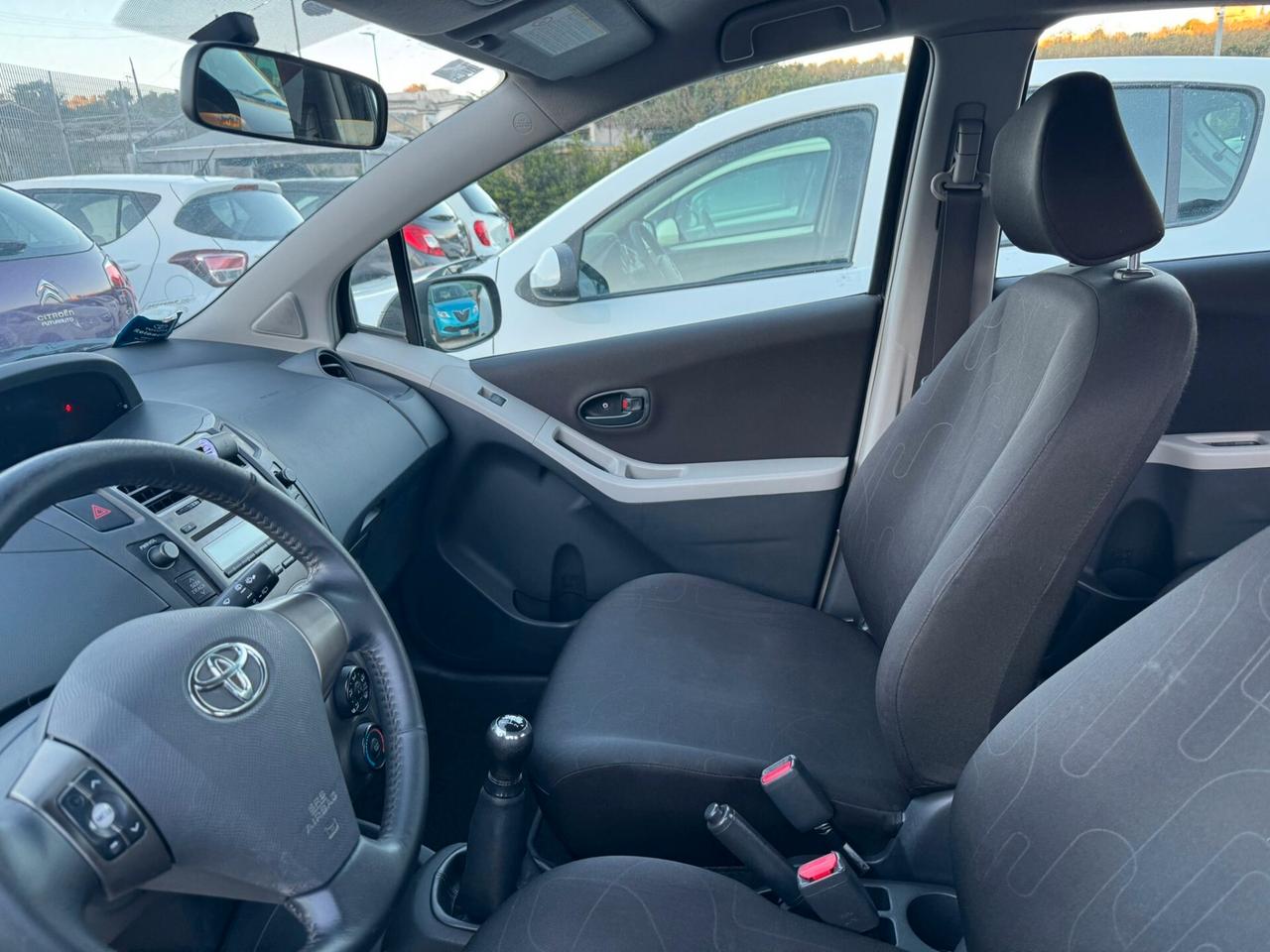 Toyota Yaris 1.0benzina 5 porte