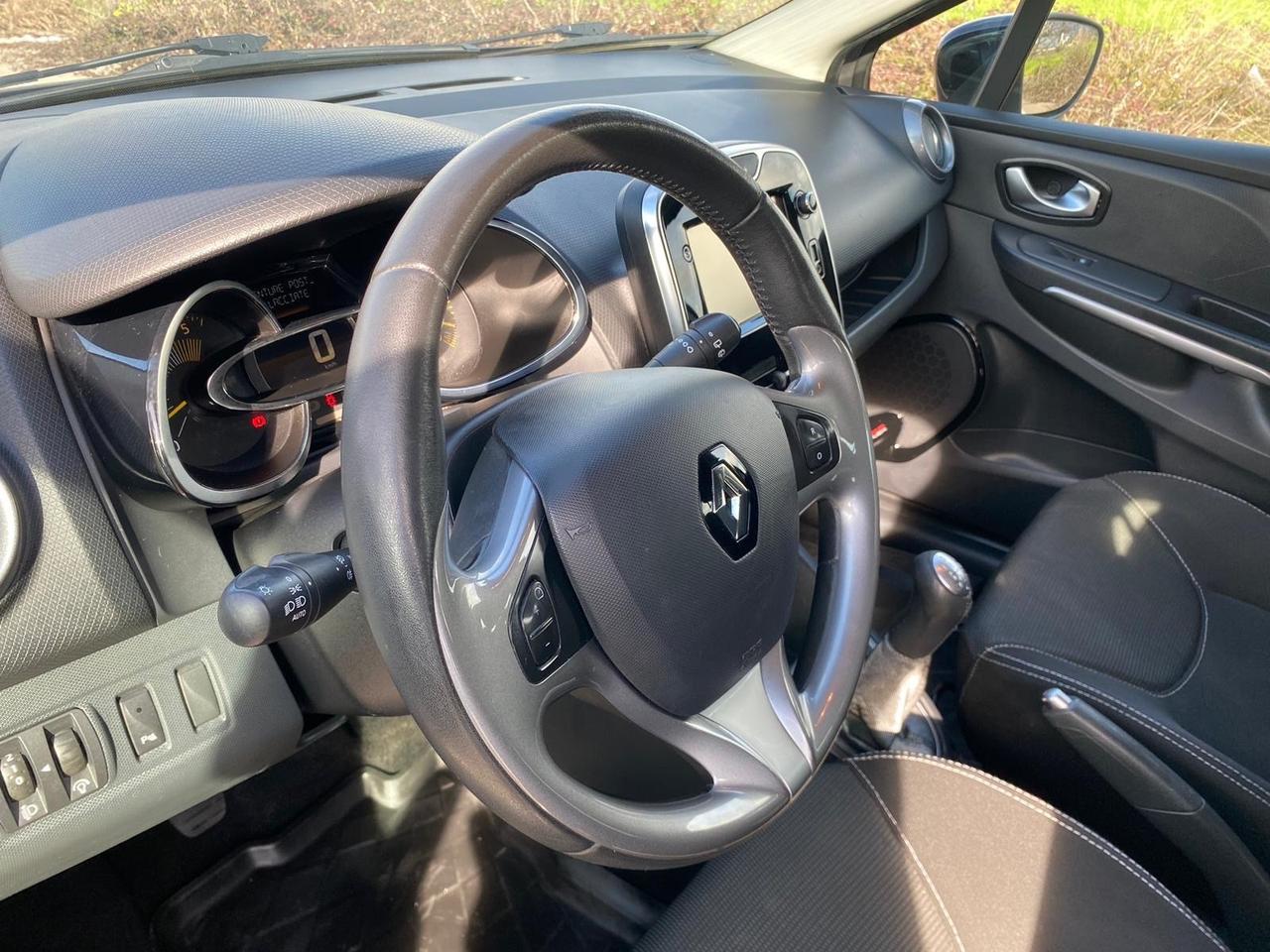 Renault Clio Sporter dCi 8V 90CV COSTUME NATIONAL