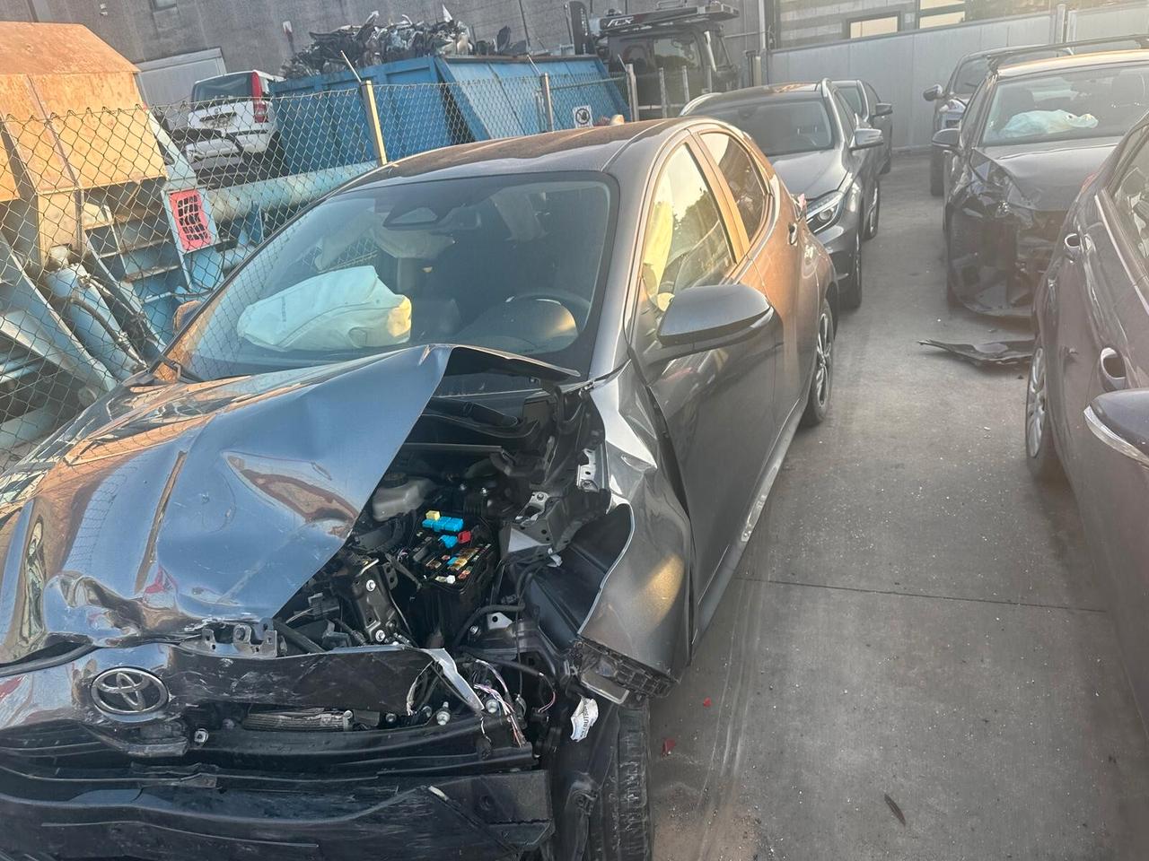 Toyota Yaris 1.5 Hybrid 5 porte Trend AUTO SINISTRATA