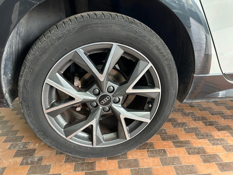 AUDI A1 2ª serie A1 citycarver 30 TFSI S troni...