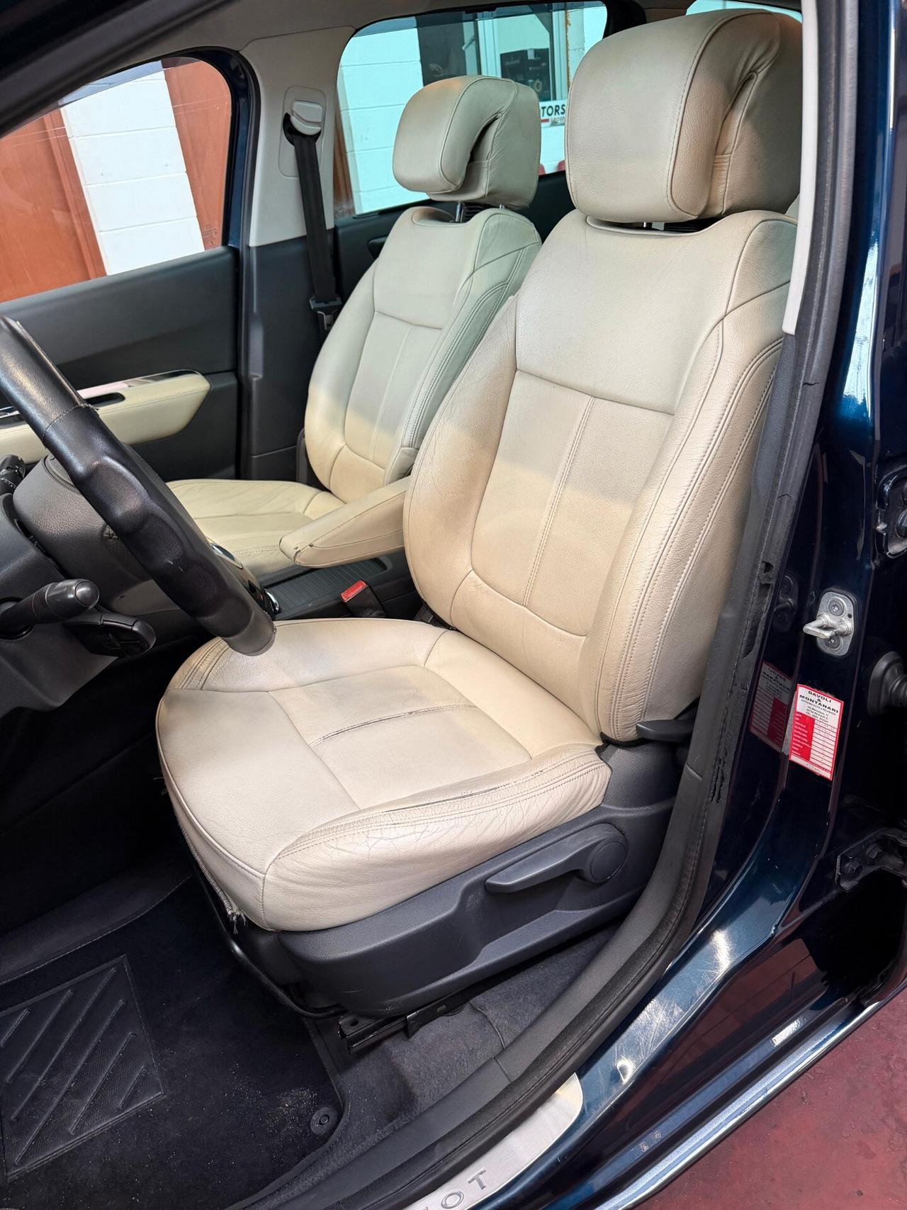 Peugeot 5008 2.0 HDi 163CV aut. Business TETTO PANORAMICO