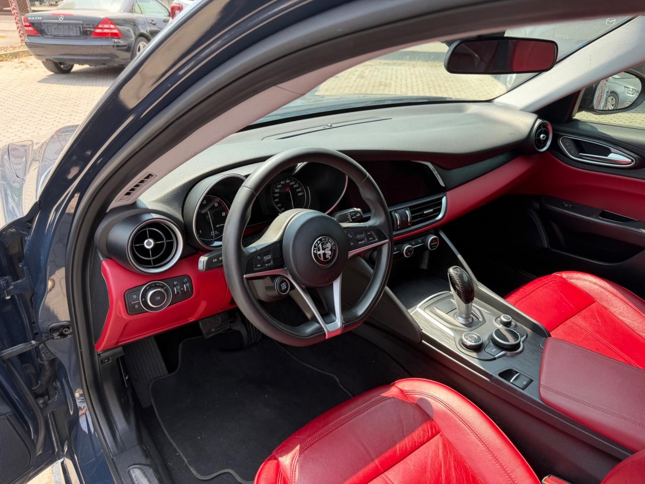 Alfa Romeo Giulia 2.2 INTERNI ROSSI 180 CV AT8