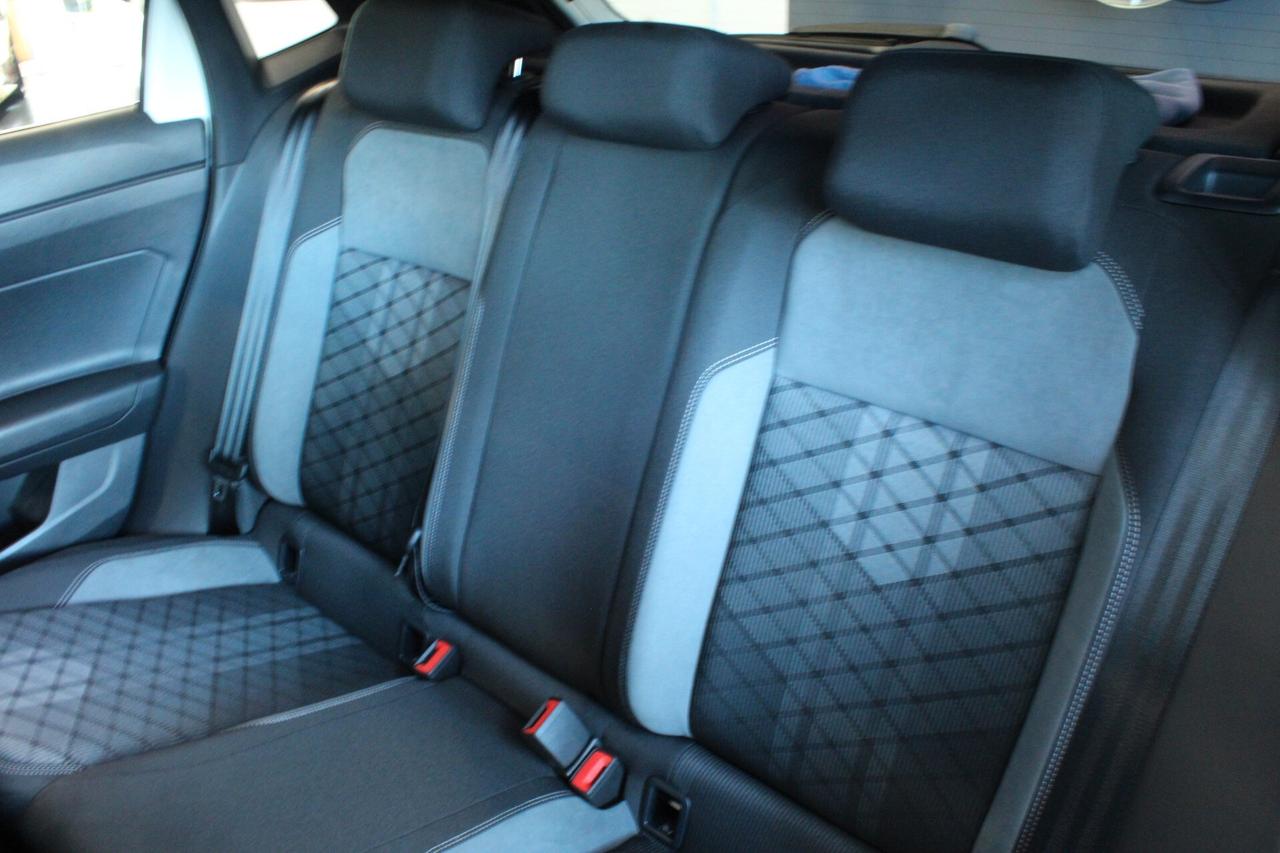 Volkswagen Polo 1.0 TSI R-Line