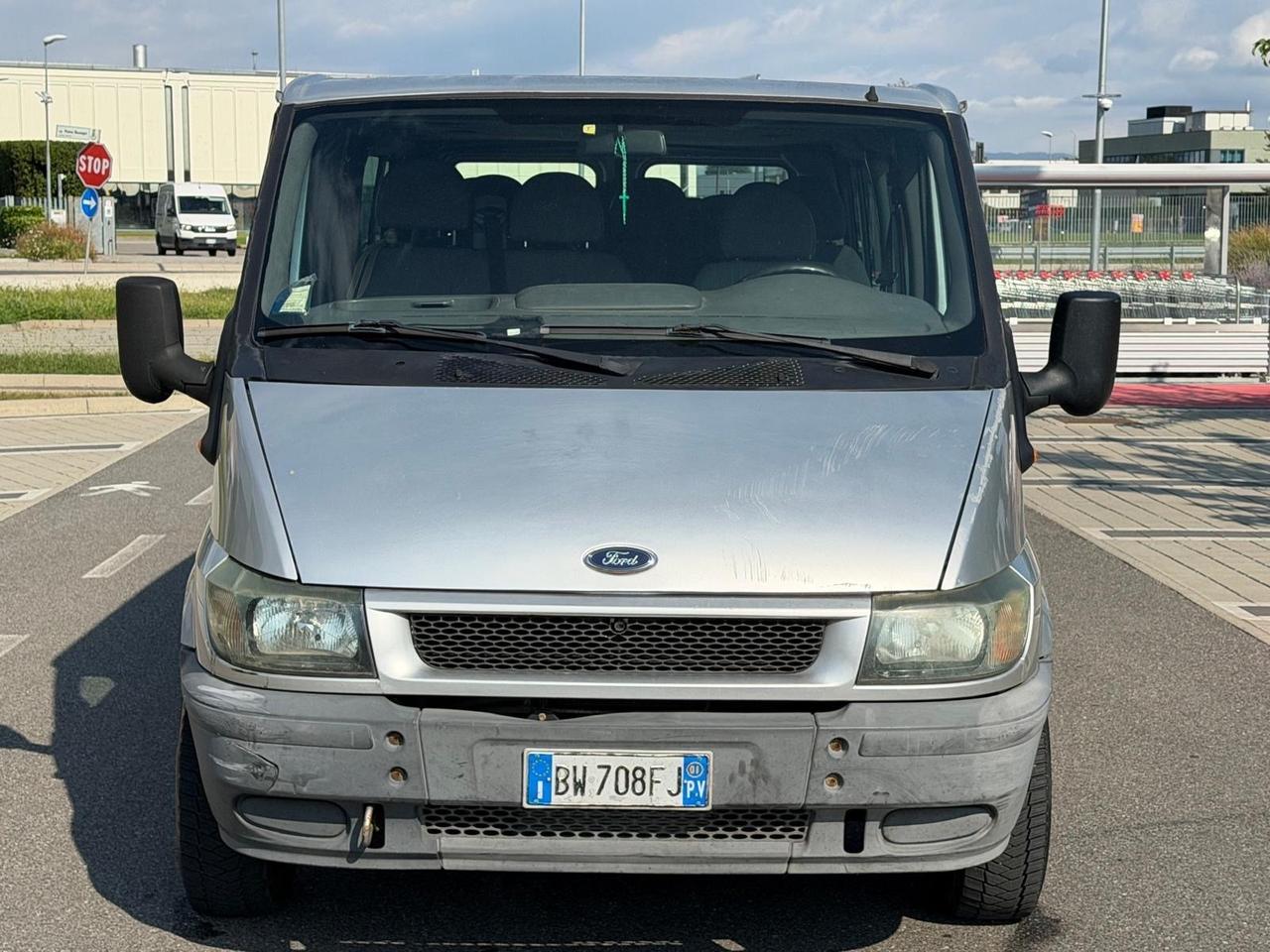 Ford Transit Bus 9 posti