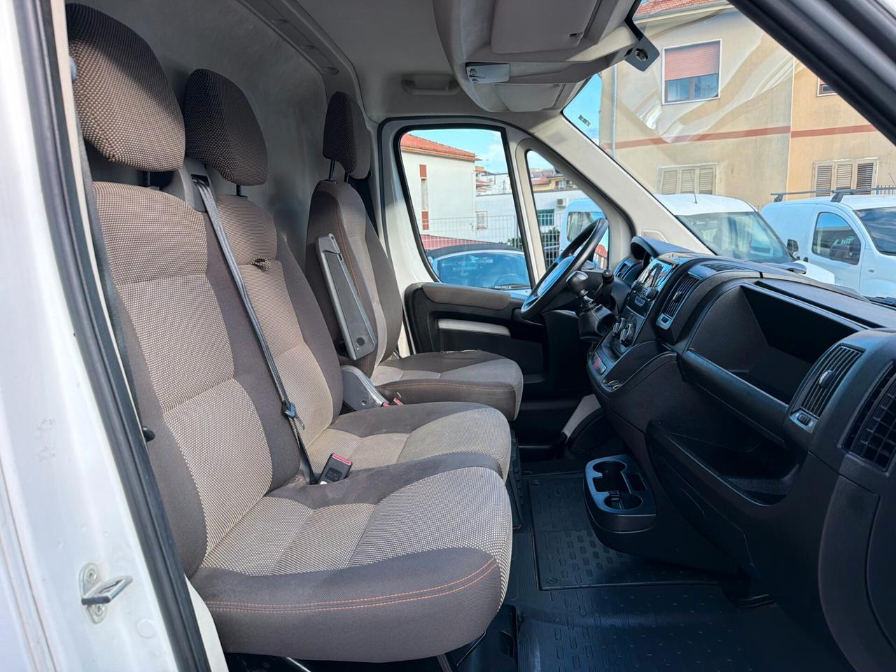 Peugeot Boxer 328 2.2 BlueHDi 120 S&S PC-TN Furgone