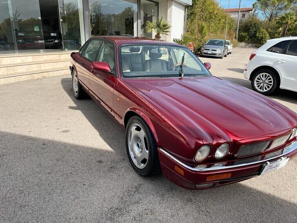 Jaguar XJR 4.0 cat automatica 325 CV