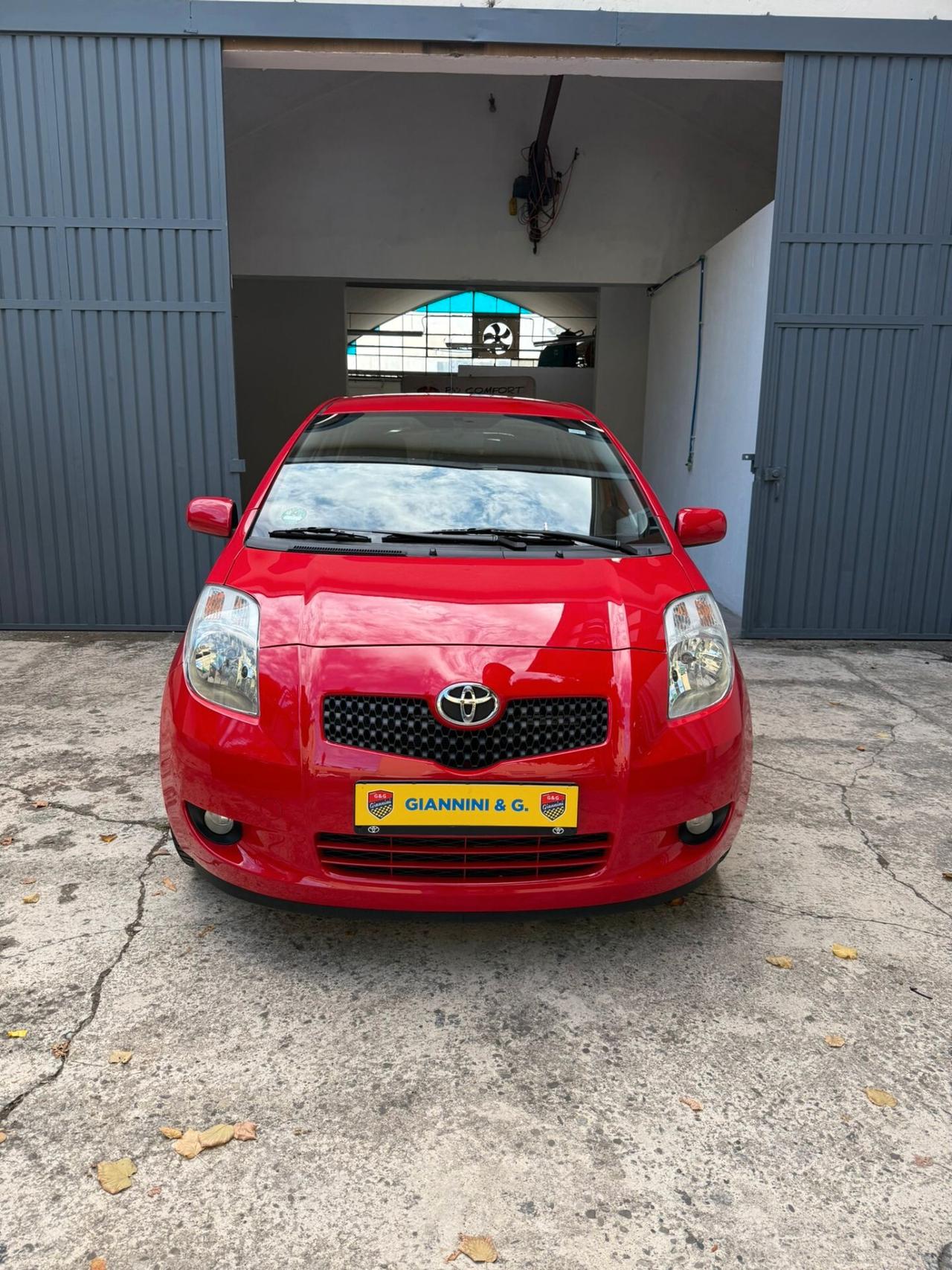 Toyota Yaris 1.0 5 porte